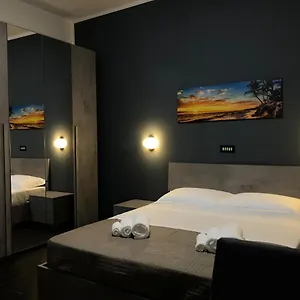 https://hotel-neyra-beach.riccione-hotels.org